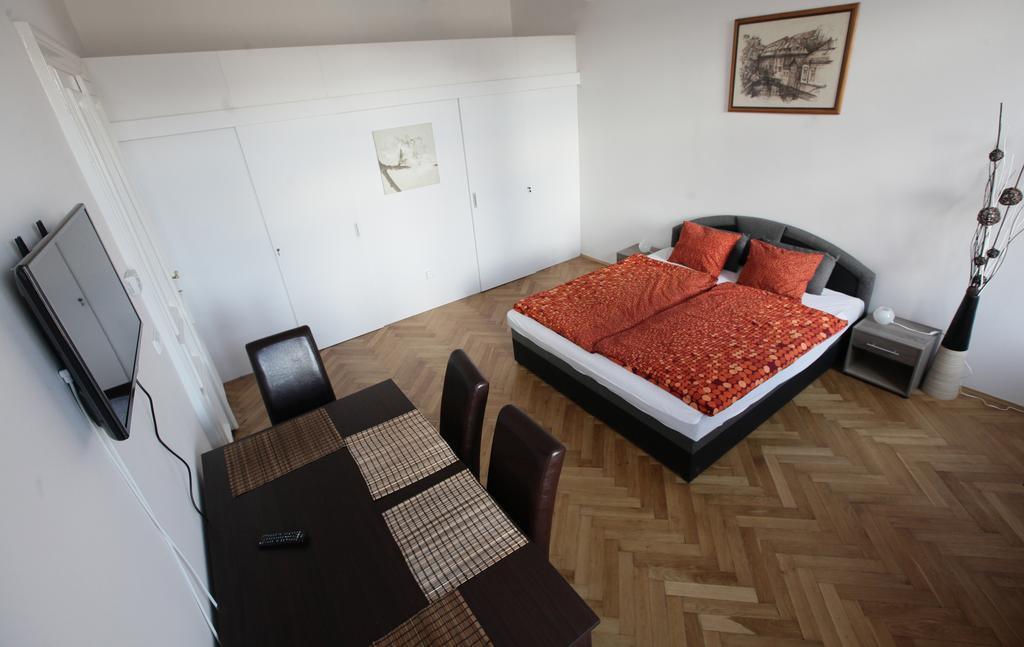 Carpe Diem Prague Room photo