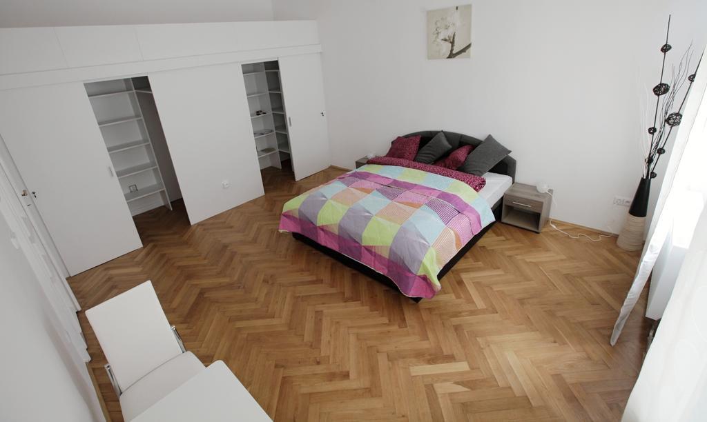 Carpe Diem Prague Room photo