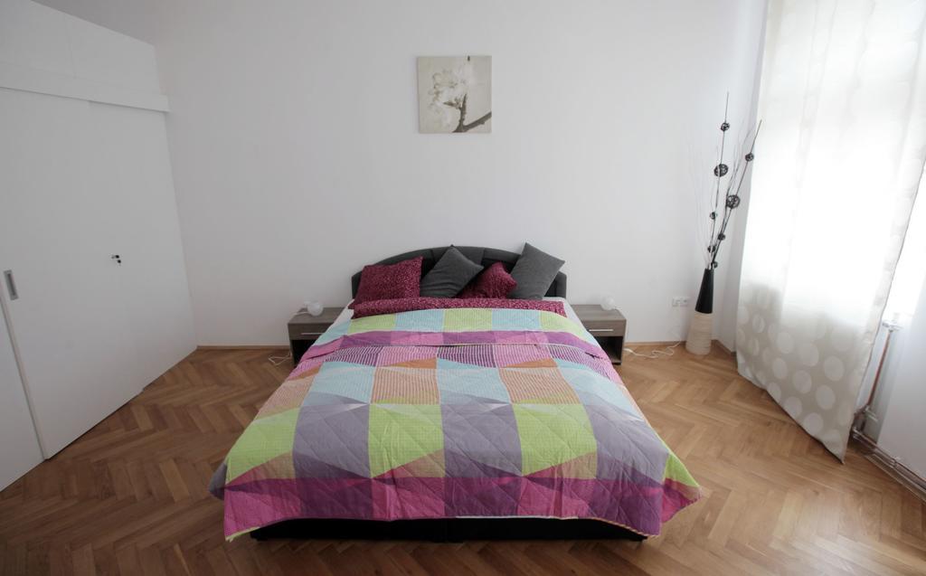 Carpe Diem Prague Room photo